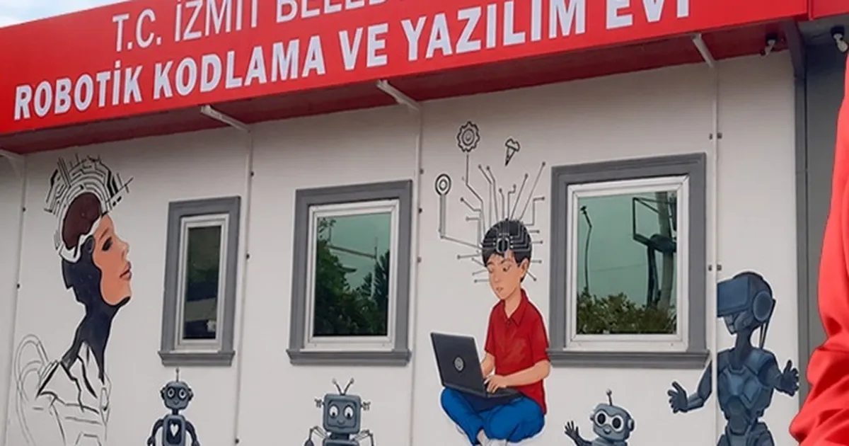 İzmit Belediyesi'nden Robotik Kodlama ve Yazılım Evi