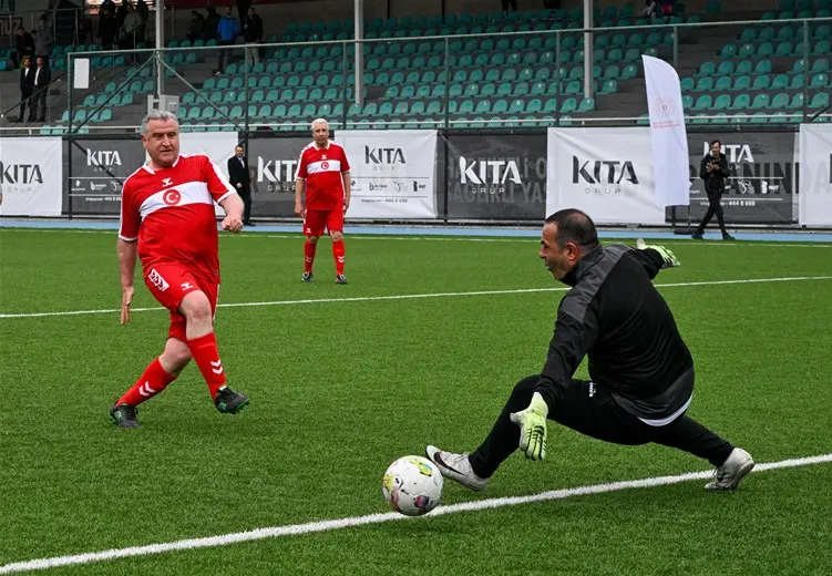 Bakan Bak 'tan Gösteri Maçında 2 Gol