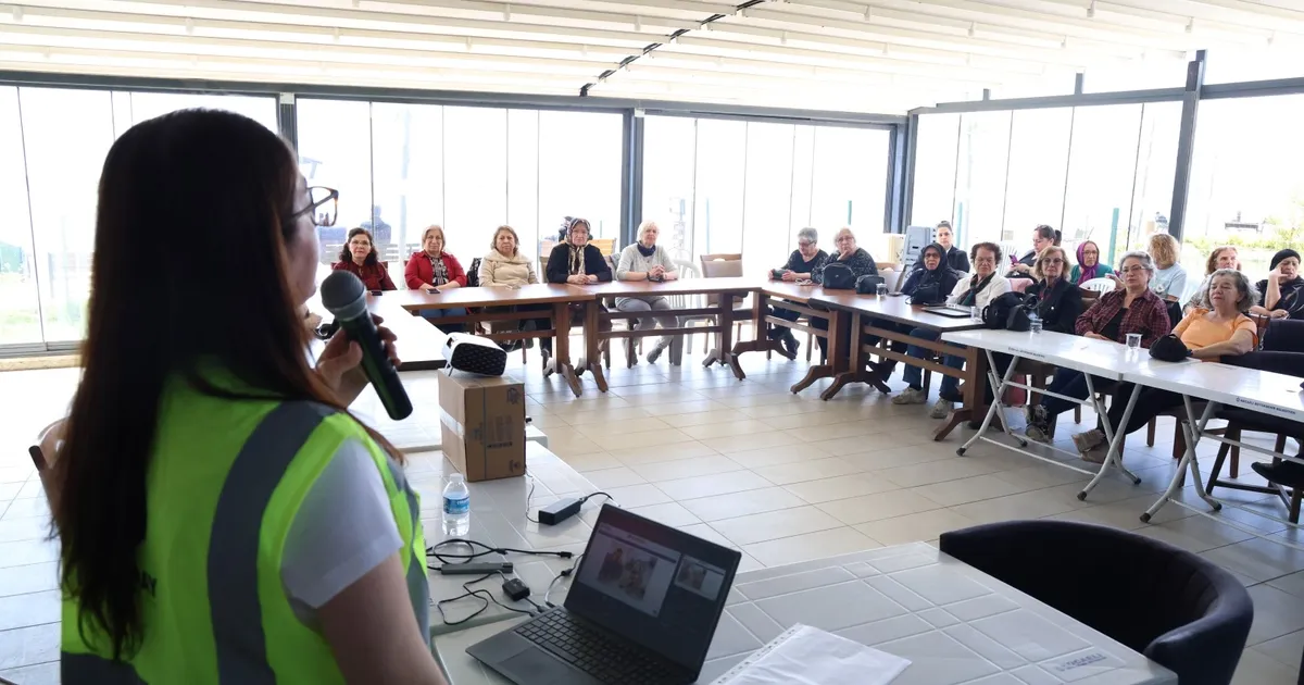 Kocaeli'de vatandaş soruyor, yetkililer Körfezray’ı anlatıyor