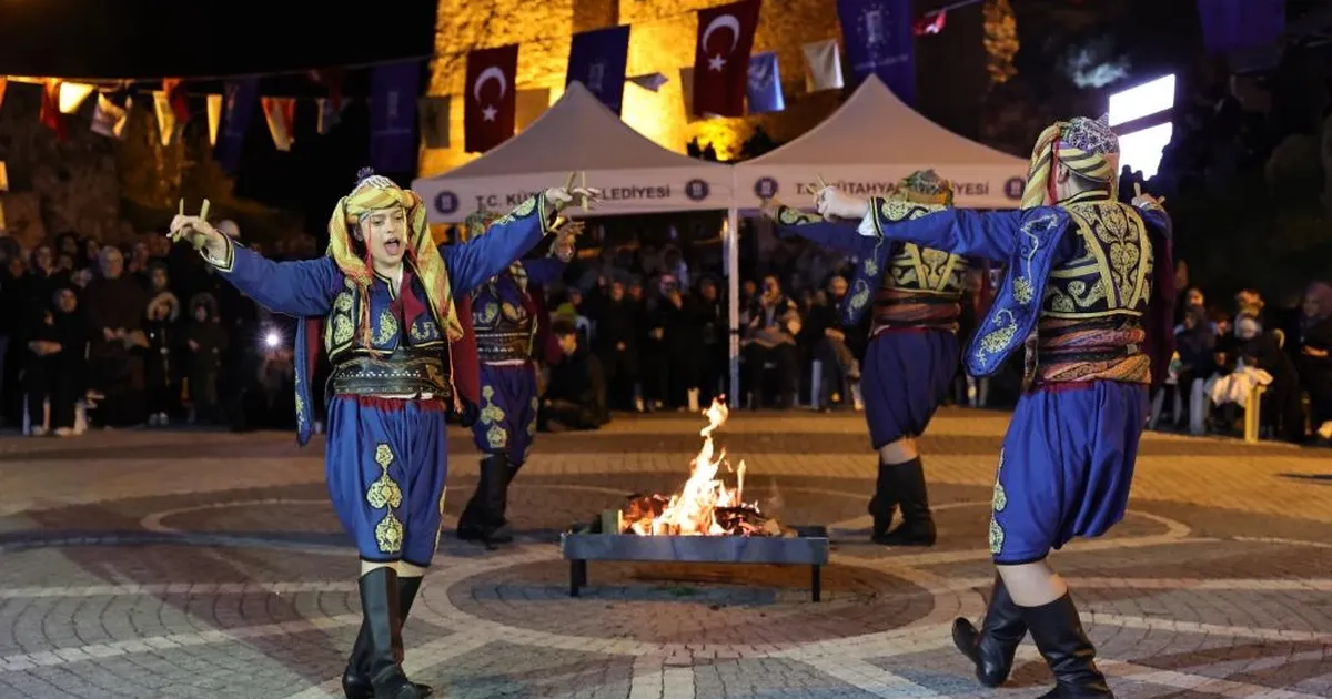 Kütahya Kalesi’nde 'Dilek Ateşi' yandı