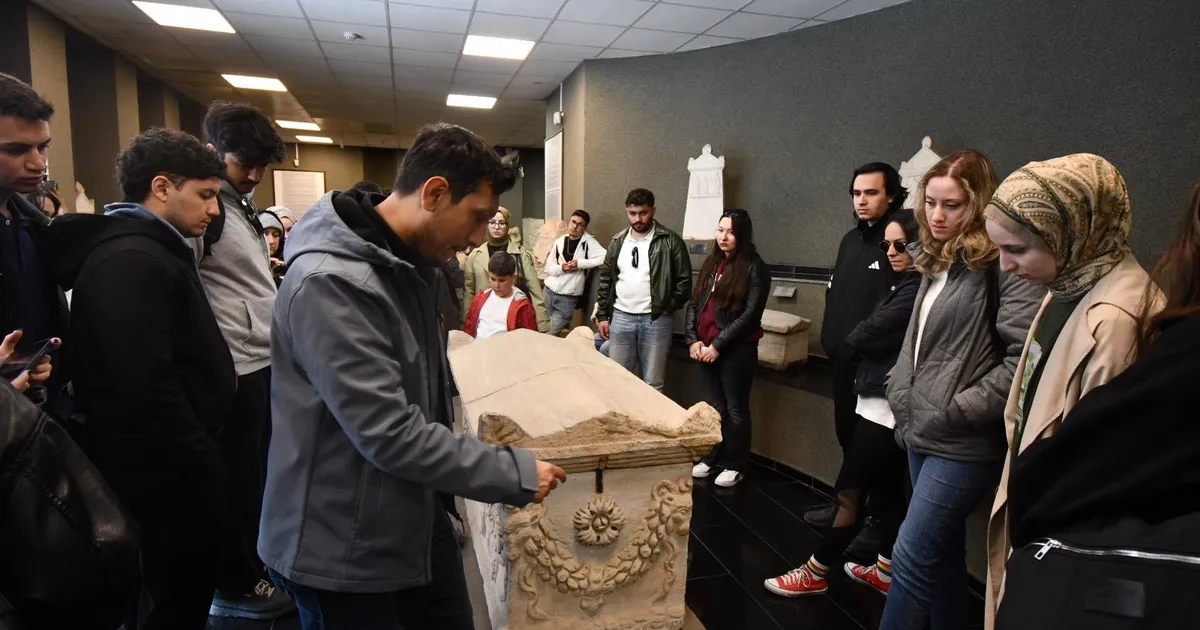 İzmir'de üniversite öğrencilerine Bergama ve Ödemiş gezisi