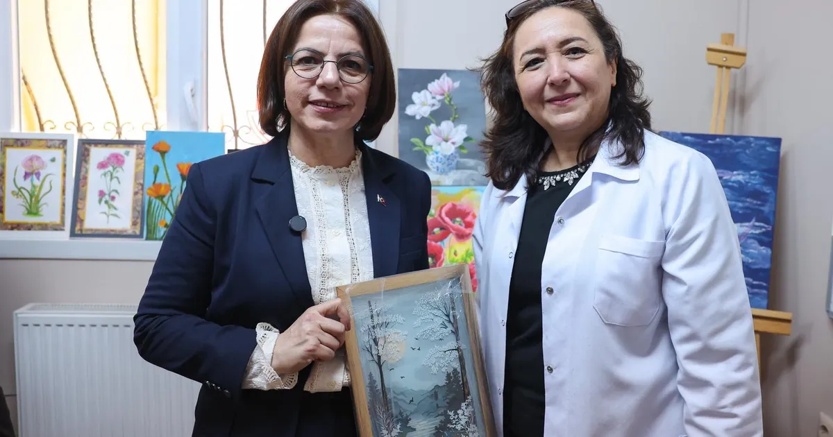 İstanbul Maltepe'de annelere erken kutlama