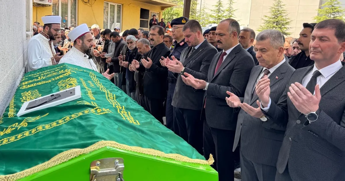126 gün çığ altında kalan talihsiz çoban son yolculuğuna uğurlandı - Gündem Haberleri