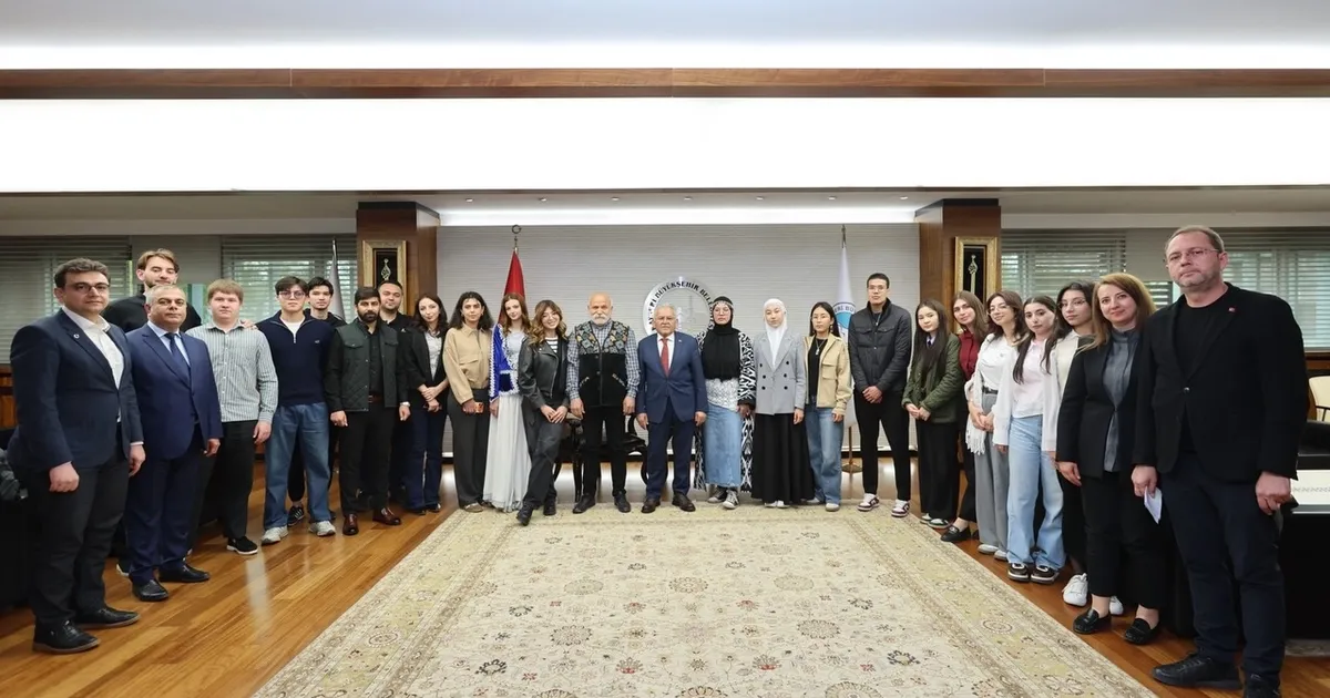 Kayseri'deki Türk Dünyası gençlerinden Başkan Büyükkılıç'a ziyaret - Gündem Haberleri