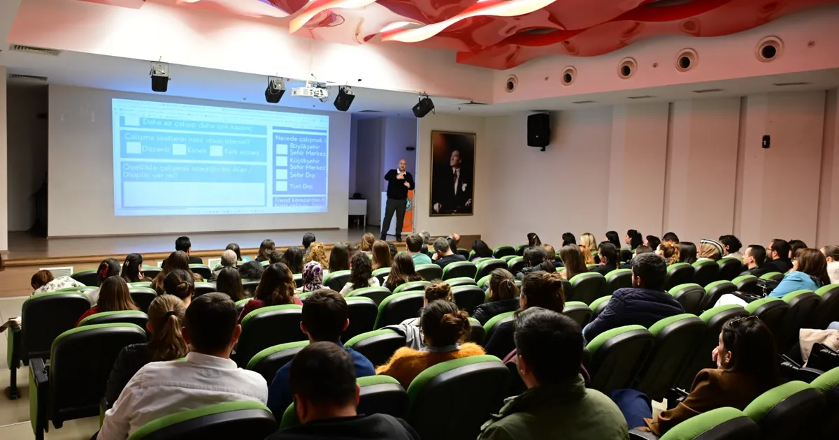 Manisa’da öğretmenlere kariyer eğitimi