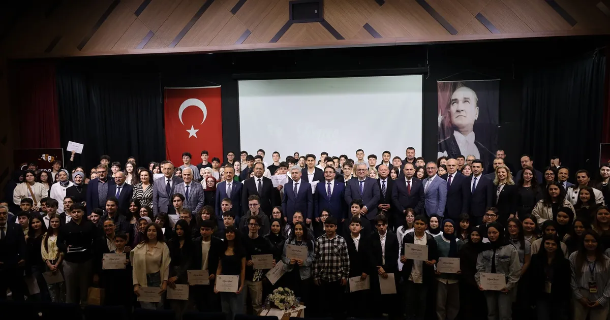 Sakarya'da liselilerin sanat dolu festivali ödül töreni ile taçlandı