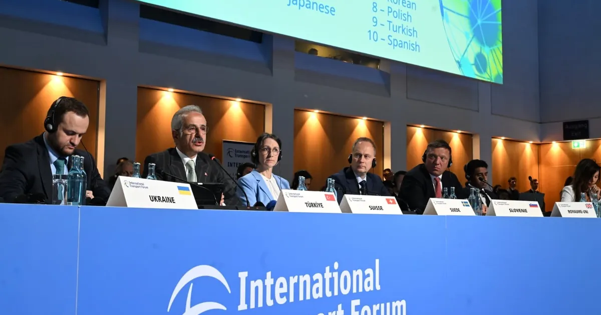 Bakan Uraloğlu, ITF'nin yeni dönem başkanı seçildi