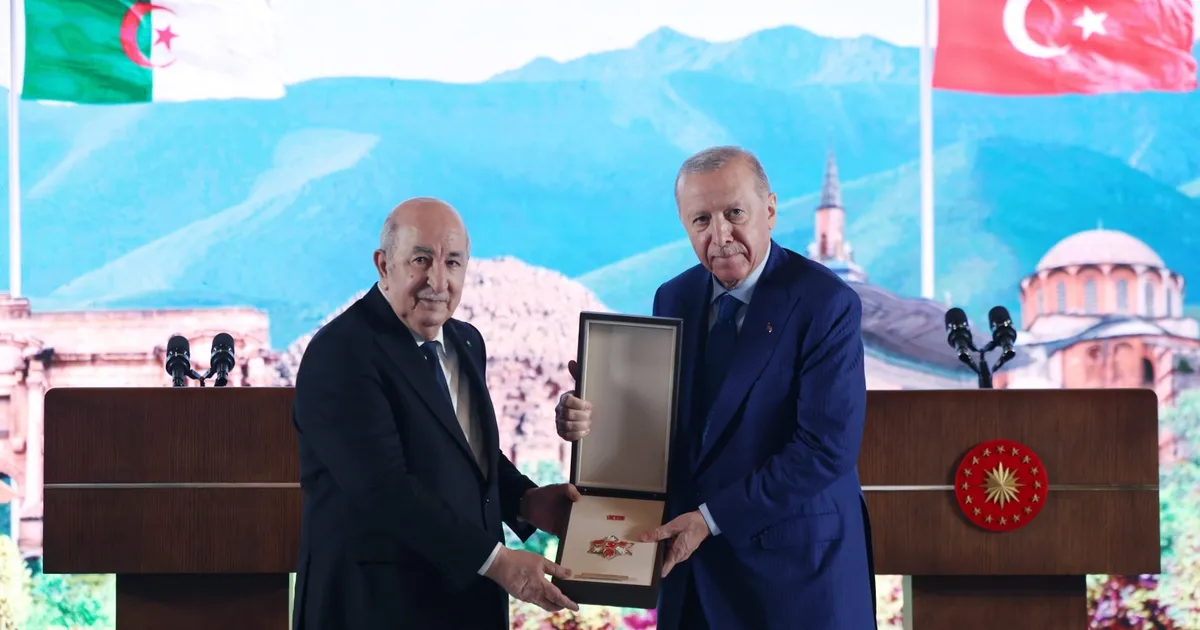 Cezayir Cumhurbaşkanı Tebbun’a Devlet Nişanı tevcih edildi