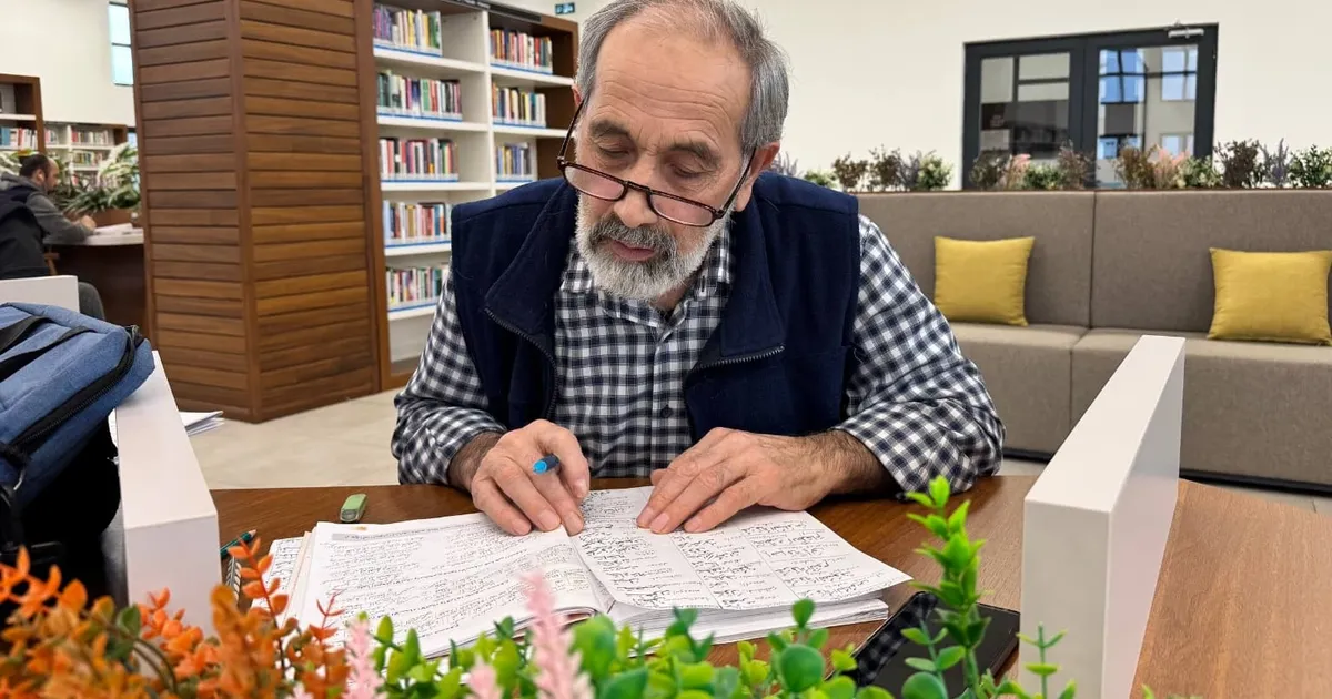 Gebzeli Tuğran Amca okuma aşkıyla meydan okuyor - Gündem Haberleri