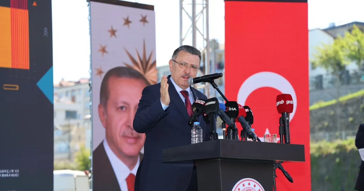 Trabzon'da Akçaabat Yarı Olimpik Yüzme Havuzu açıldı