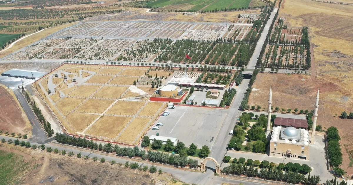 Mezarlıklara parke yerine asfalt