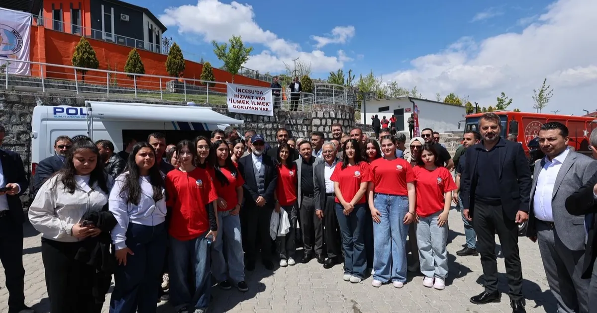 Kayseri Büyükşehir'den plaj voleybolu hediyesi