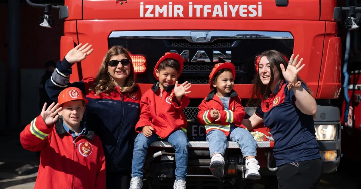 İzmir'de alevlere koşan süper anneler