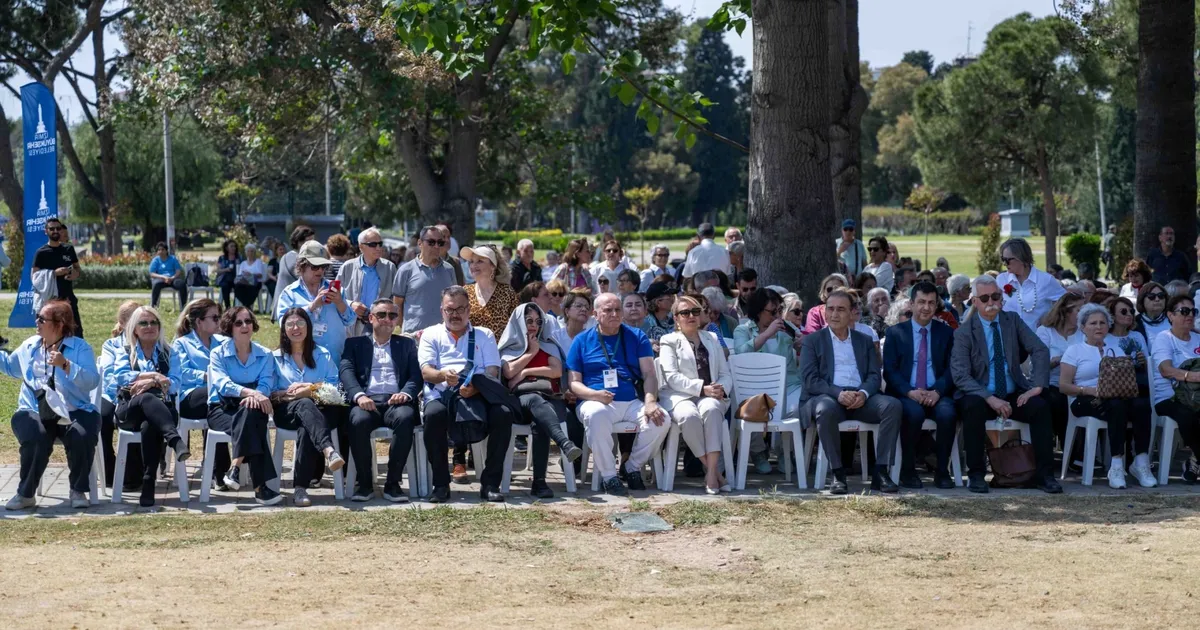 İzmir Bornova’nın çınarları üniversiteli oluyor