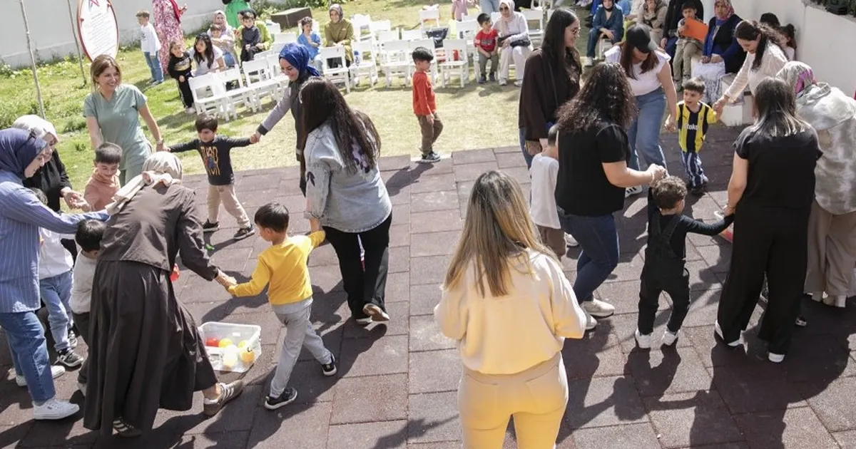 Mersin’de oyun ve sevgi buluşması