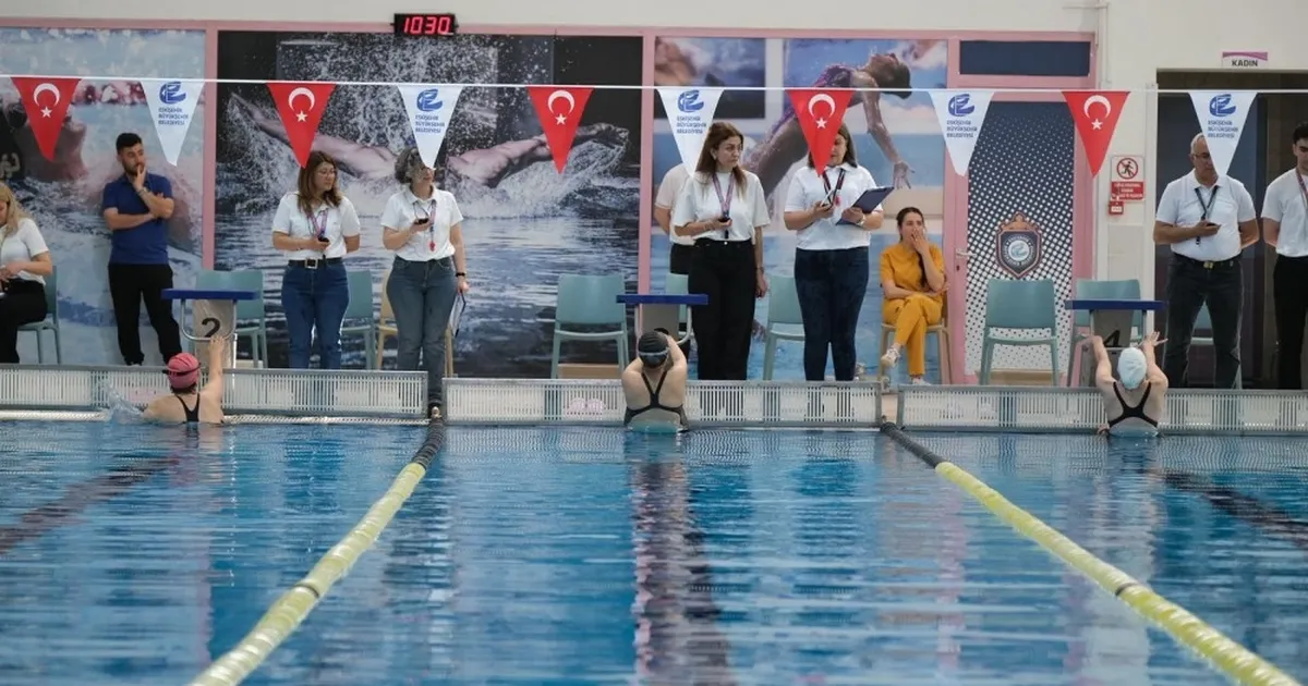 Eskişehir’de Engelsiz Kulaçlar renkli görüntülere sahne oldu
