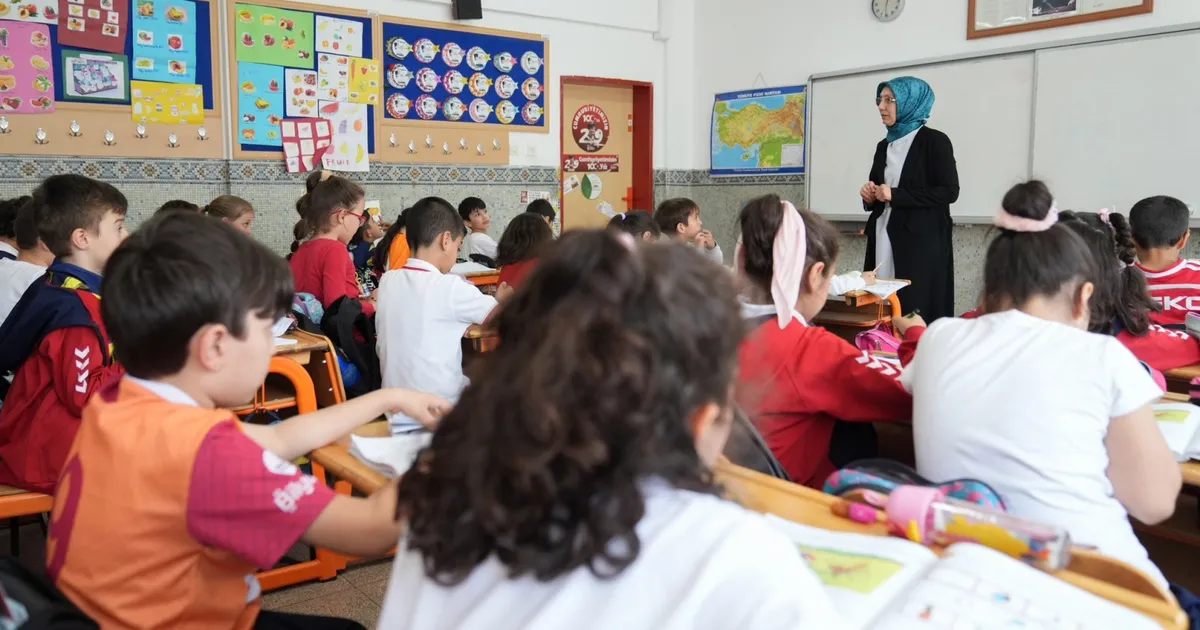 Öğretmenlerin il içi yer değiştirme sonuçları açıklandı