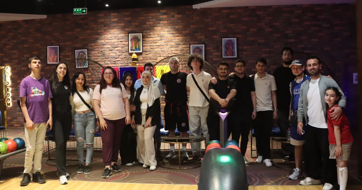 Maltepeli gençler bowling turnuvasıyla eğlendi