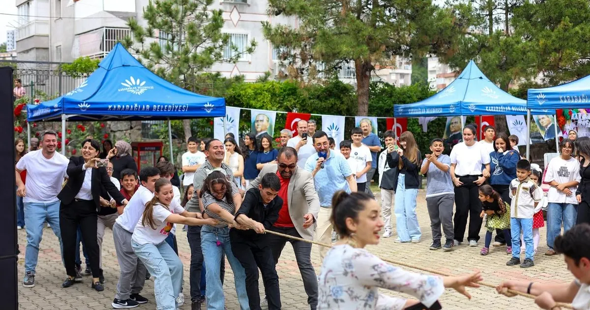 Karabağlar'da gençler sınav öncesi moral buldu