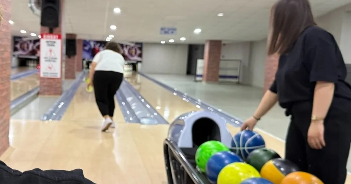 Çorum’da anneler bowlingde buluştu