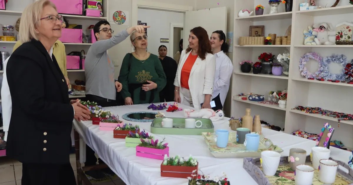 Maltepe'de Üreten Engelliler Merkezi’nde yıl sonu sergisi