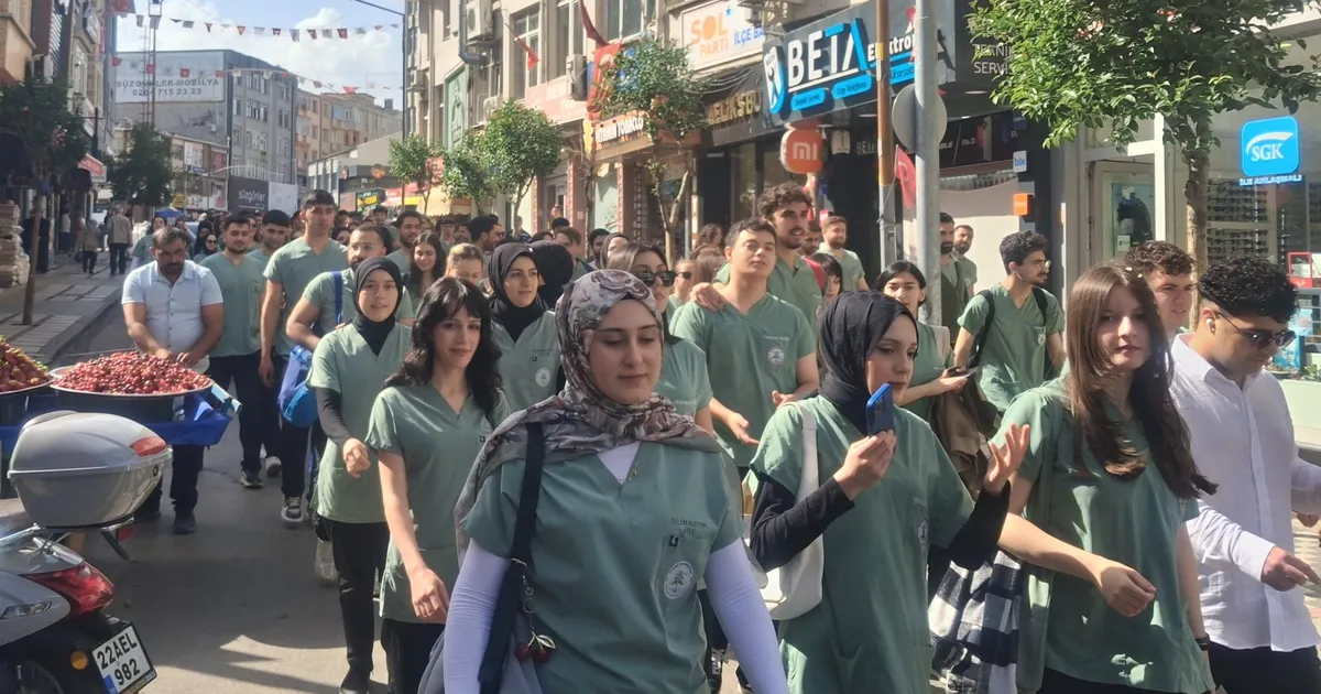 Edirne Keşan'da Hemşireler Haftası'na geleceğin hemşirelerinden kutlama