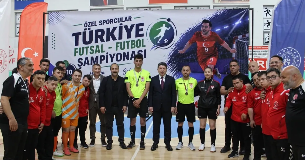 Kayseri Kocasinan Belediyespor Down Sendromlu Futbol Takımı şampiyon oldu - Spor Haberleri