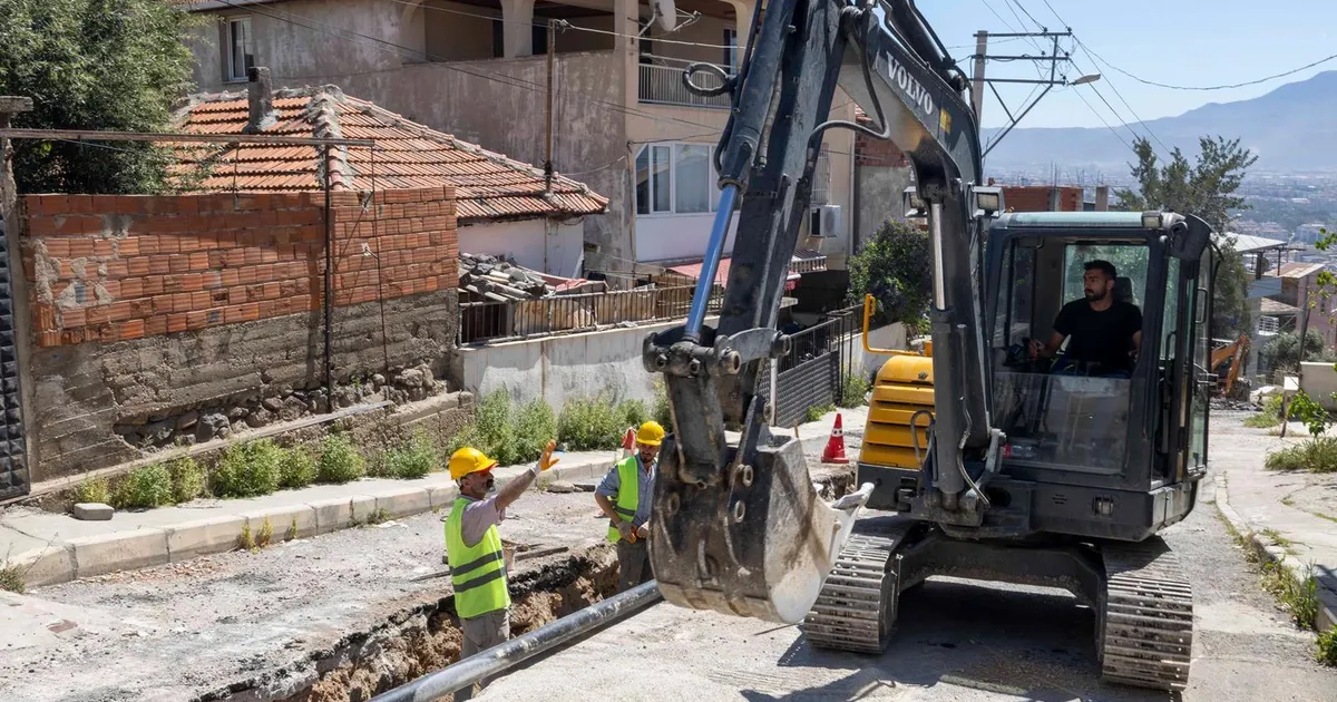 İzmir Bayraklı’da 25 yıllık altyapıya neşter
