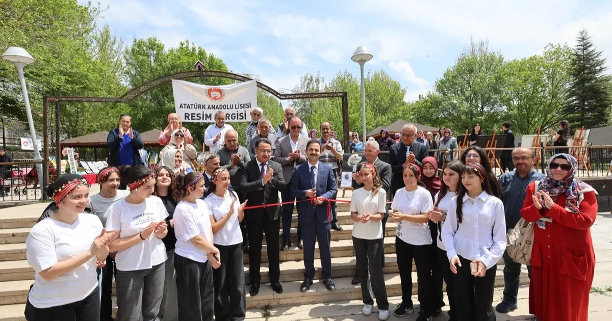 Kayseri Büyükşehir Huzurevi'nde iki kuşak sanatla buluştu