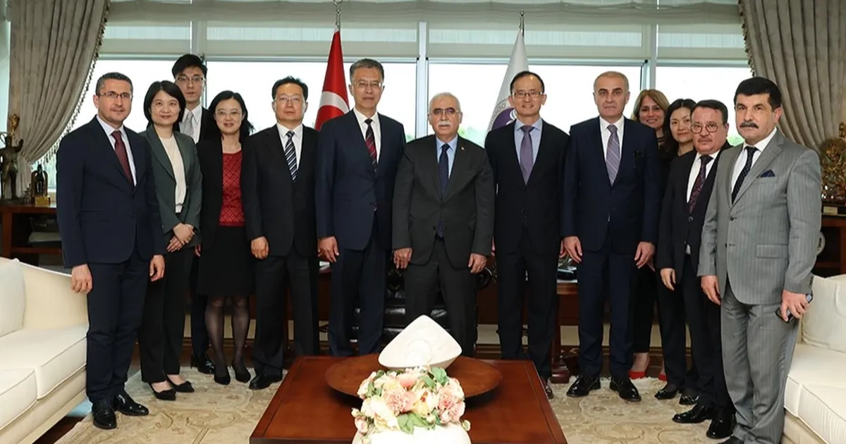 Çin Yüksek Halk Mahkemesi heyeti AYM'de