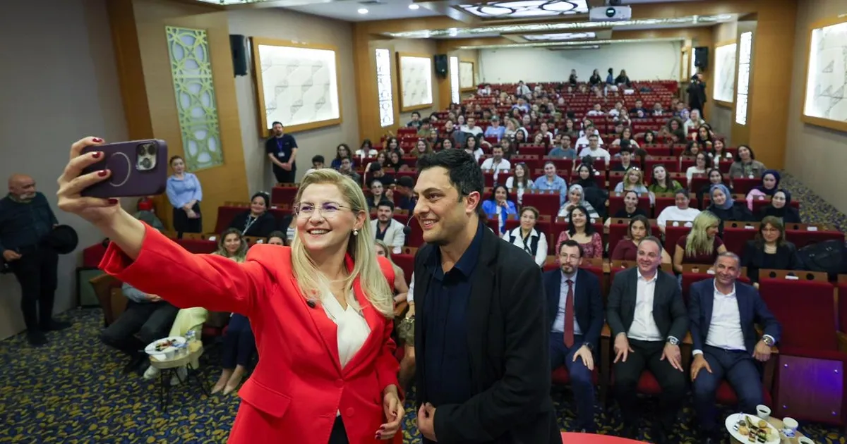 İstanbul Bakırköy Belediye Başkanı üniversitelilerle buluştu