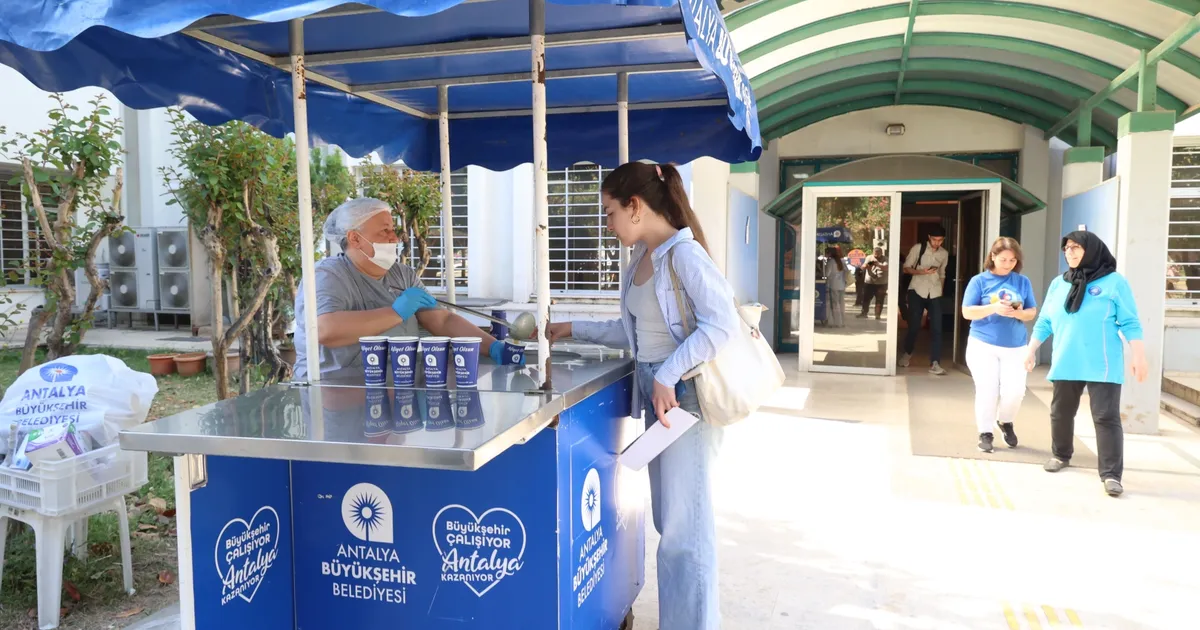 Antalya'da öğrencilere sıcak çorba desteği