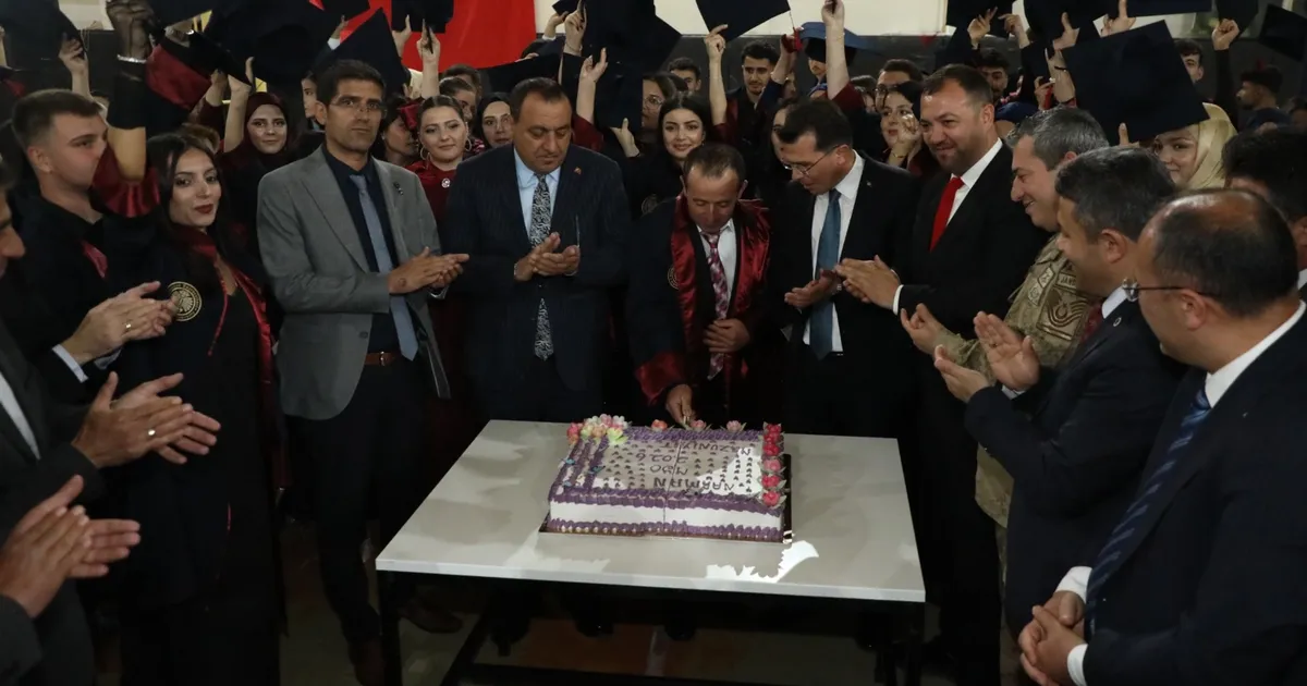 Erzurum Narman’da mezuniyet coşkusu