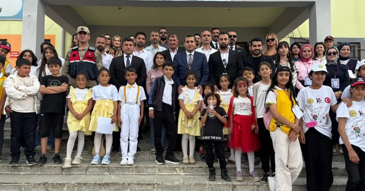 Batman Kozluk'ta TÜBİTAK 4006 Bilim Fuarı'na yoğun ilgi