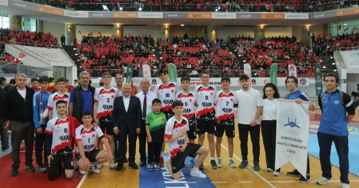 Memduh Büyükkılıç'tan gençlere 'spor' mesajı - Spor Haberleri