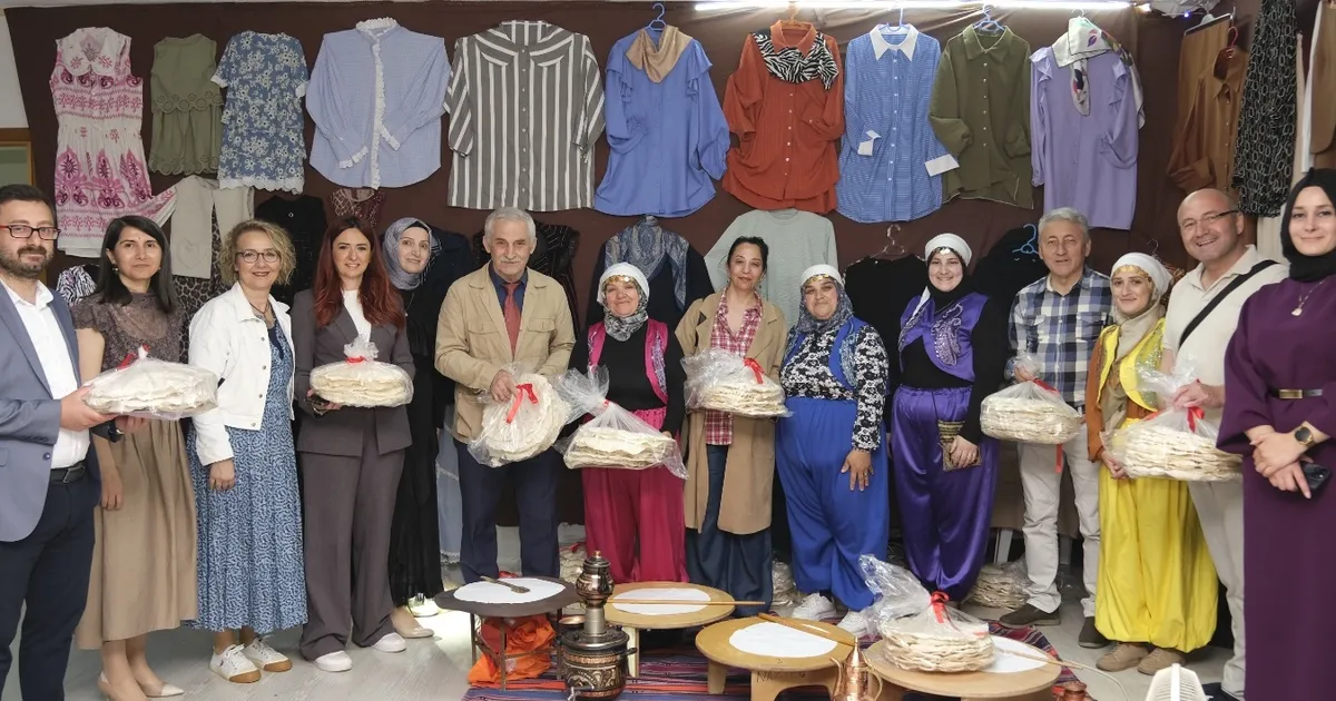 Alikahyalıların el emeği ürünleri İZMEK'le görücüye çıktı