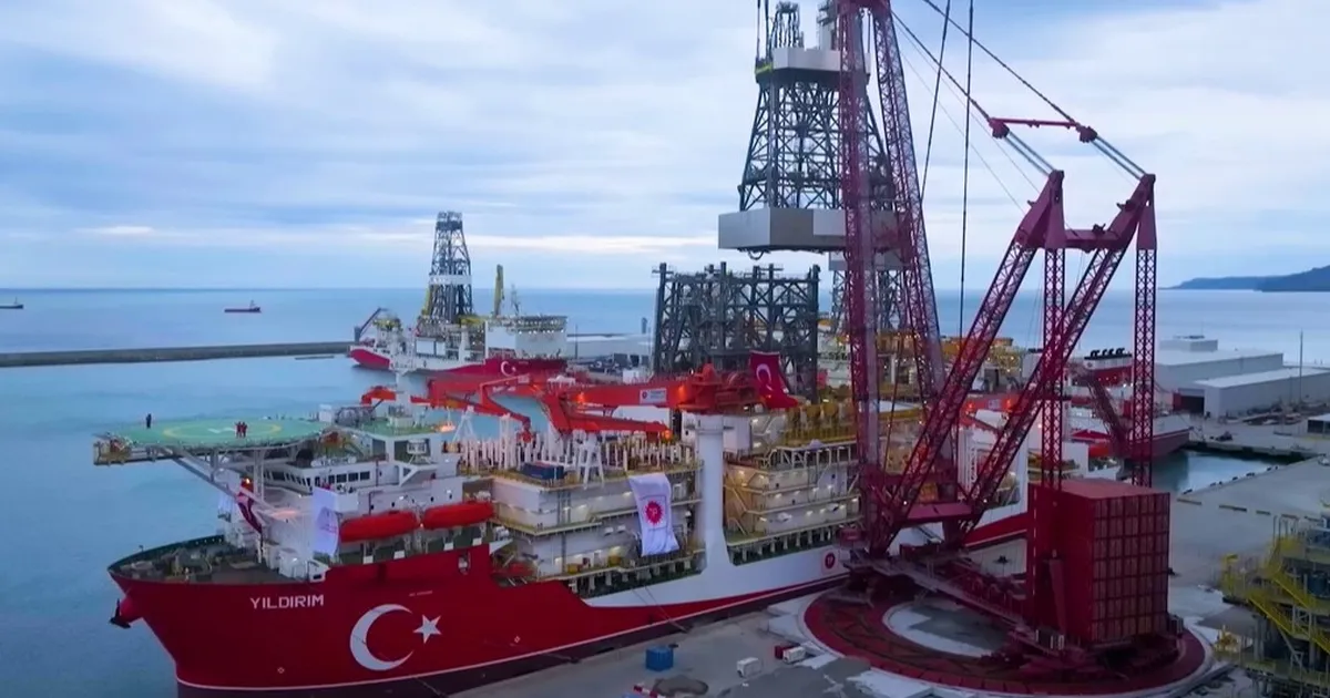 Yıldırım sondaj gemisi Karadeniz’e açıldı... İlk görev 20 Mayıs'ta Türkali-16 Kuyusu