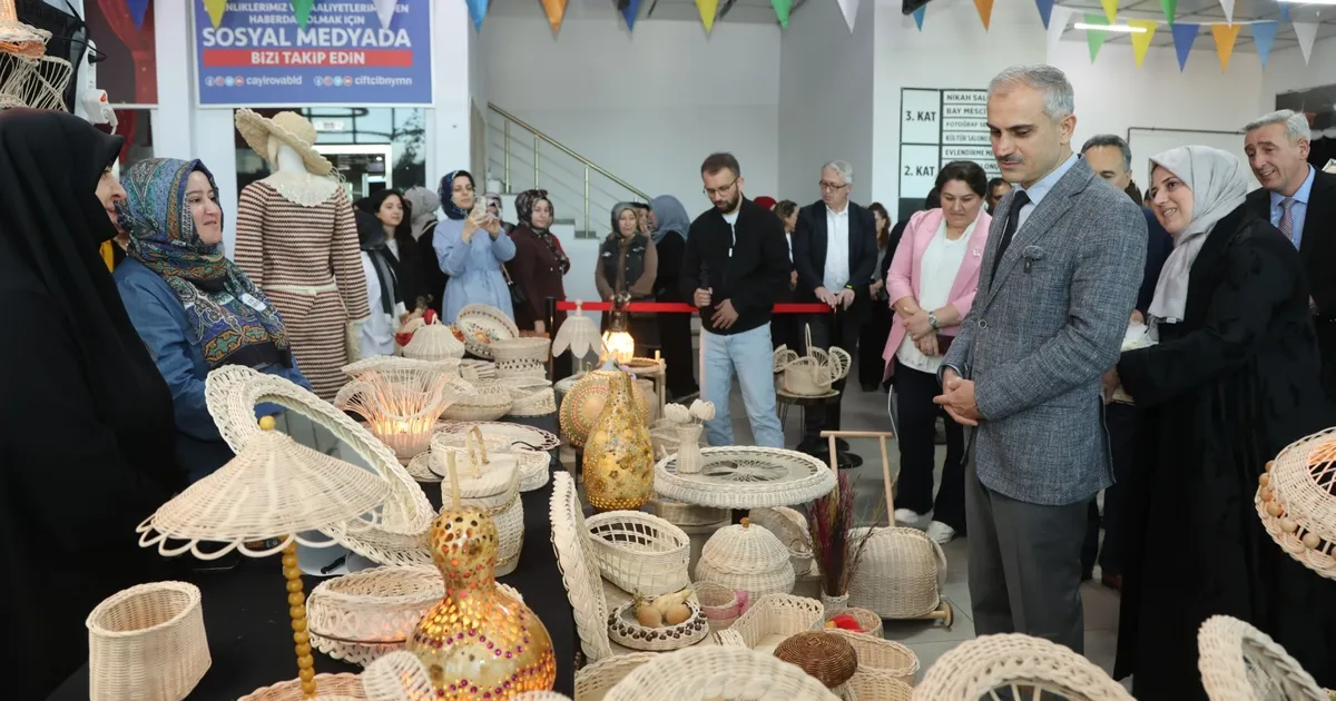 Çayırova’da el sanatları görücüye çıktı