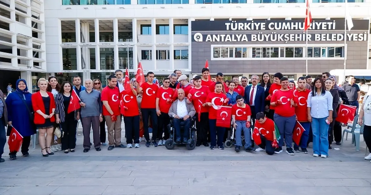 Antalya'da özel bireyler bir günlüğüne asker oldu - Gündem Haberleri