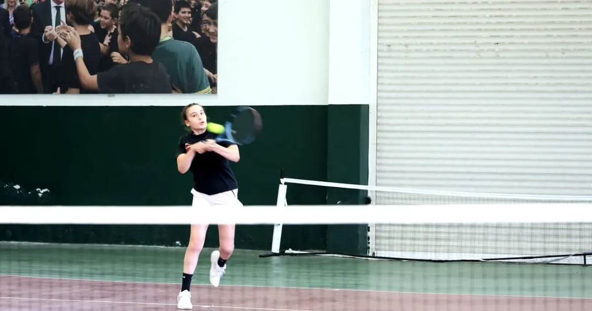 Bursa Osmangazi'de 19 Mayıs coşkusu tenis kortlarında