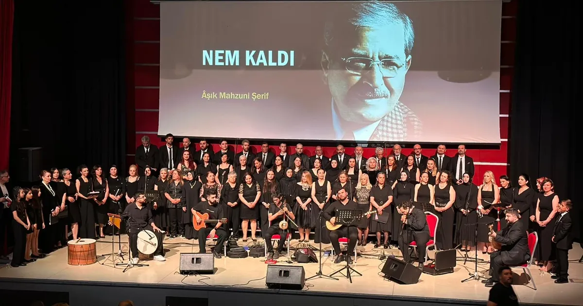 Kocaeli Gebze’de Türk Halk Müziği konserine yoğun ilgi
