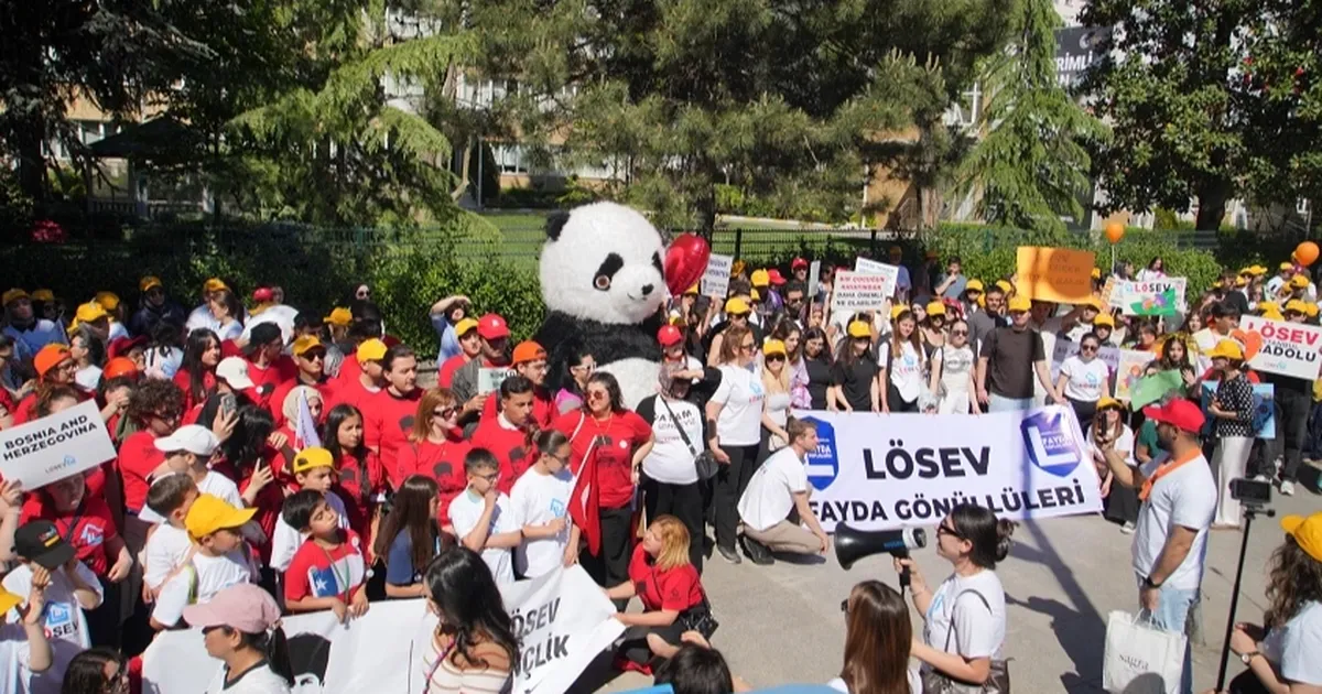 LÖSEV’den dünyaya mesaj... Lösemili Çocuklar Haftası Bursa’dan İstanbul’a uzandı