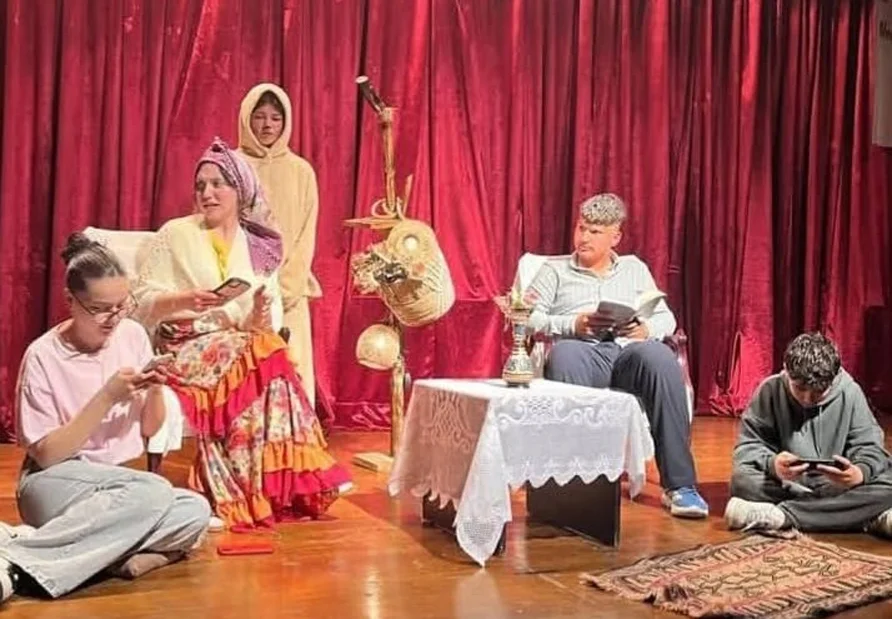Yazar Ahmet Yıldırım’ın romanı “Kedilik Bende Kalsın” tiyatro oyunu oldu - Gündem Haberleri