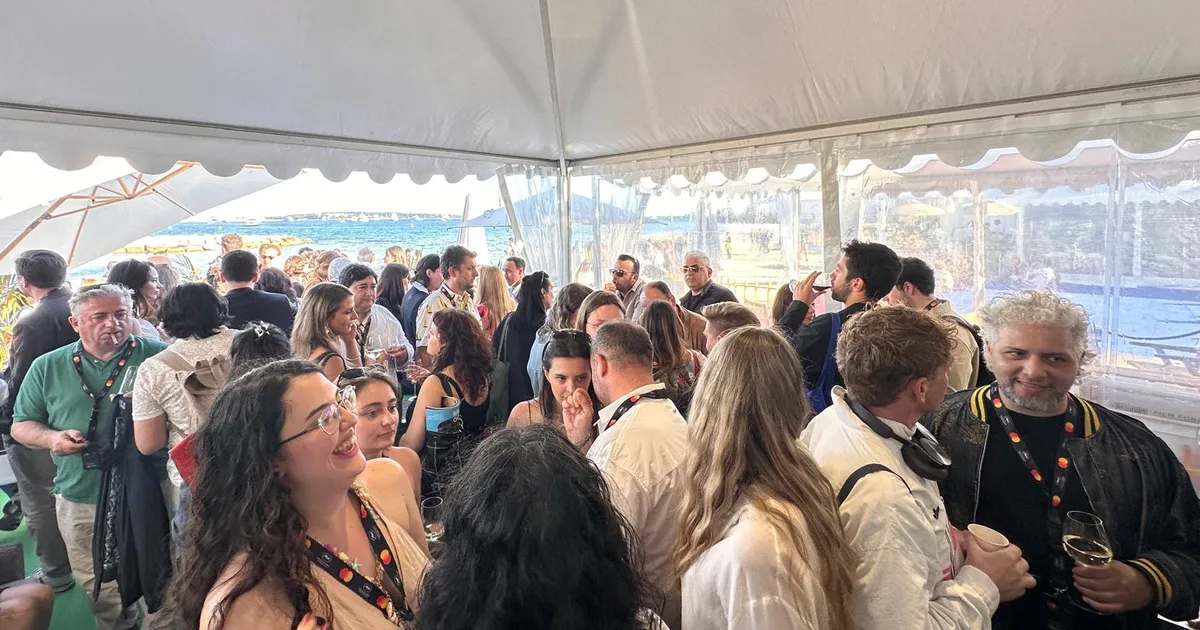 Türkiye standına Cannes'da yoğun ilgi