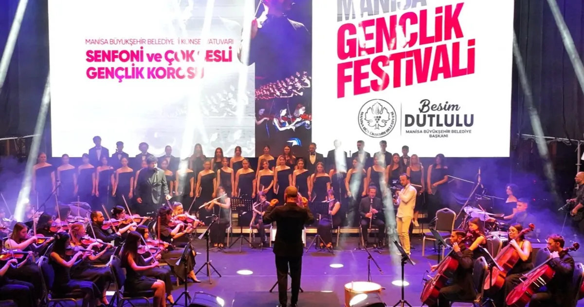 Manisa Gençlik Festivali'nde unutulmaz konser - Gündem Haberleri