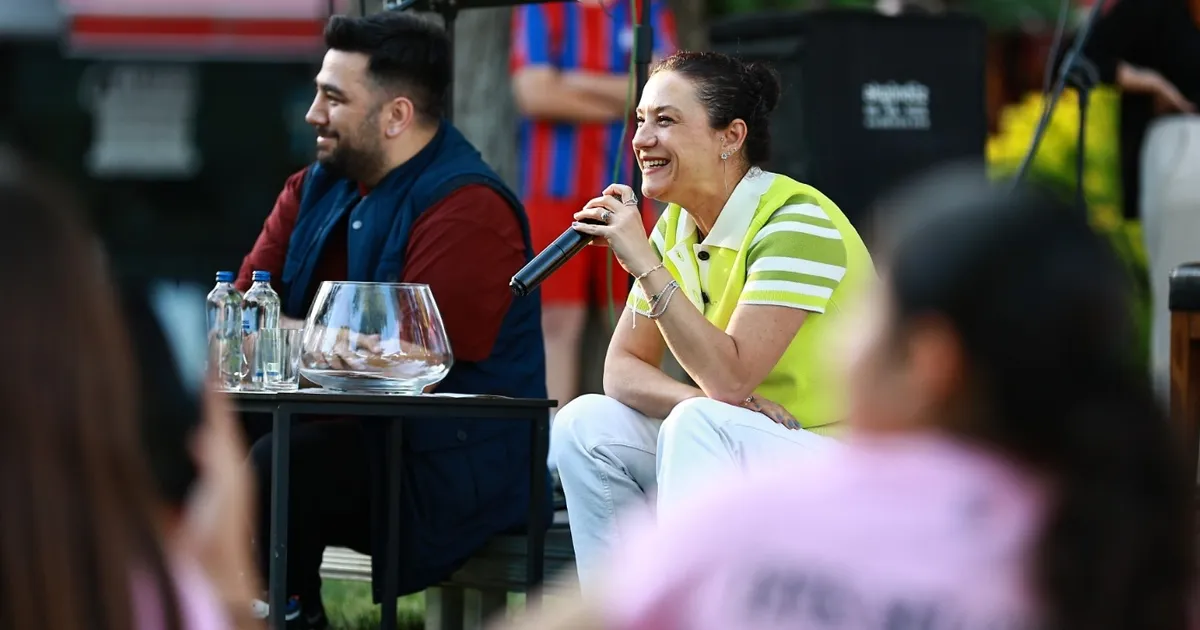 Efes Selçuk'ta Başkan Sengel gençlerle 'açık mikrofon' söyleşisinde