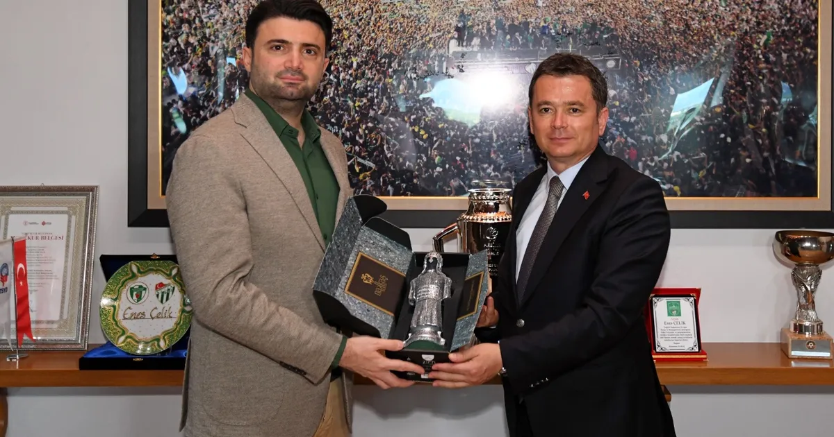 Başkan Erkan Aydın’dan Bursaspor’a tebrik ziyareti - Bursa Haberleri