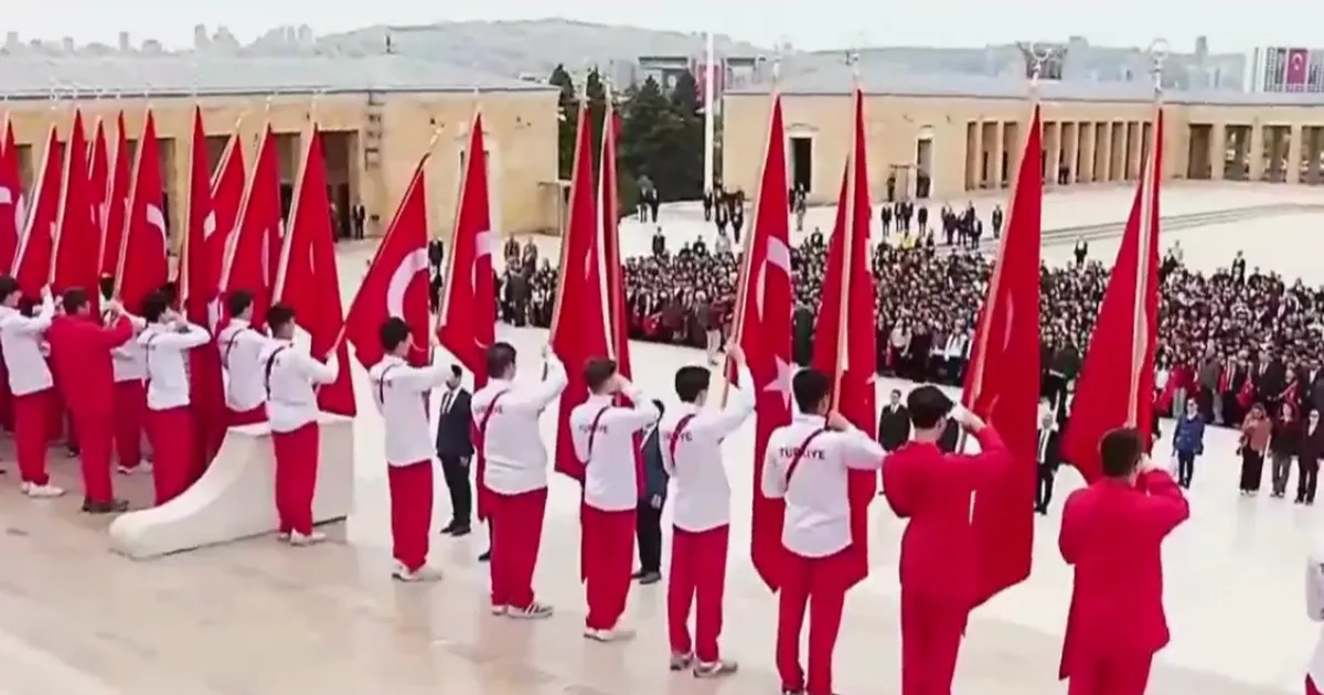 Anıtkabir’de 19 Mayıs töreni... Gençler Anıtkabir'de