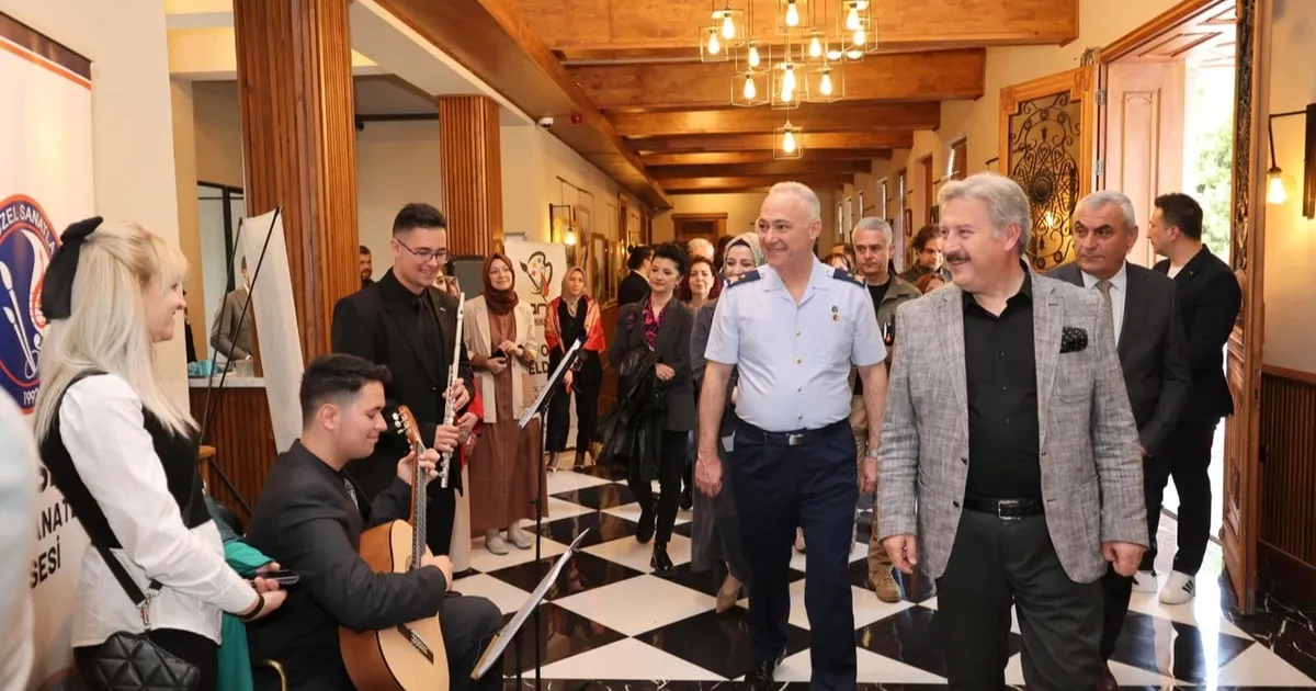 Sanat Melikgazi'de karma resim sergisi açıldı - Gündem Haberleri