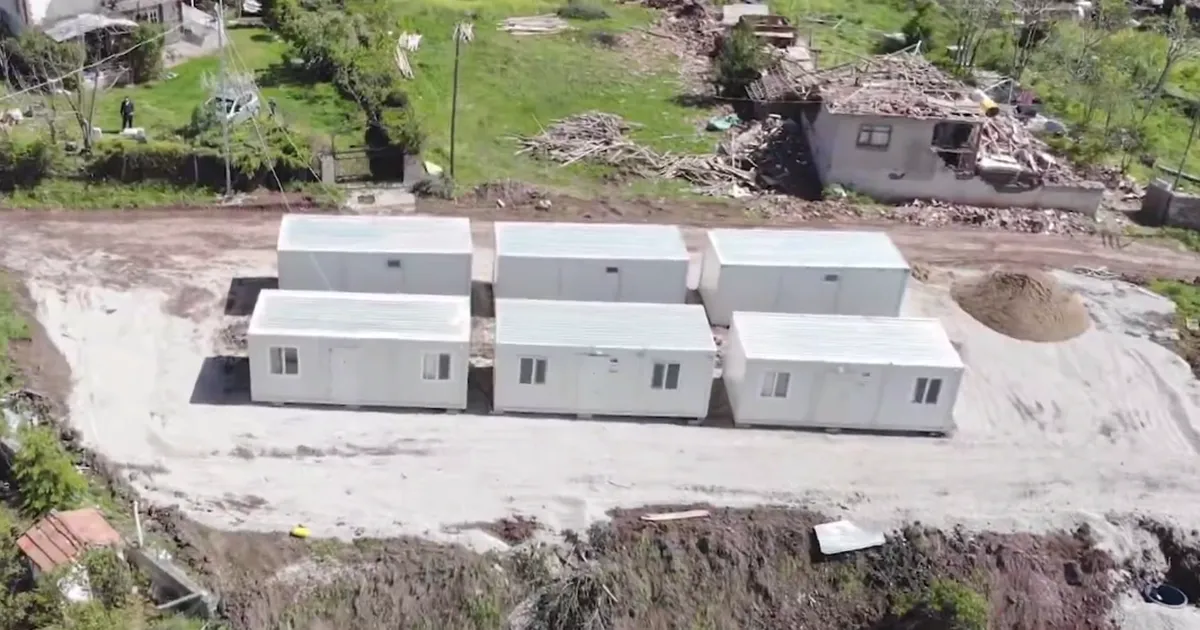 AFAD’dan Sungurlu’daki fırtına ve hortumzedelere konteyner desteği